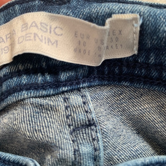 Zara | Ripped Skinny Jeans with Wash Detail at Hem - Picture 3 of 3